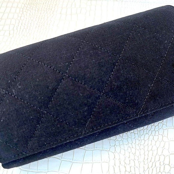 Brand New CHANEL Quilted Eyeglasses Sunglasses Case with Gold CC/CC Cloth/CC Box - Picture 11 of 12